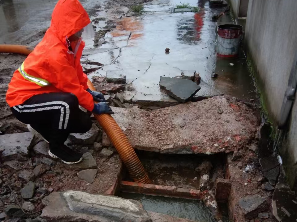 洪洞专业清理污水池 炜誉市政以规范流程守护城市 “肠道”