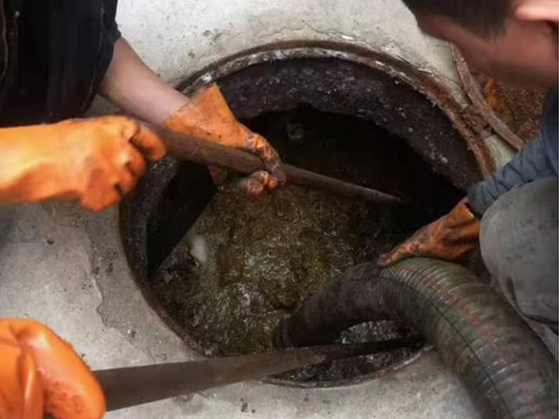 洪洞清理化粪池时如何避免沼气的危害?